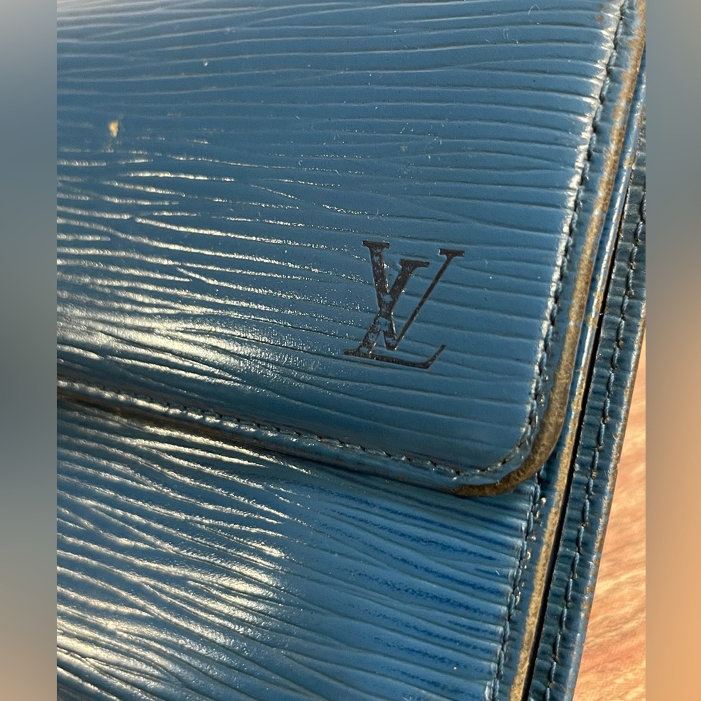 Louis Vuitton - Authentic Epi long wallet!!!